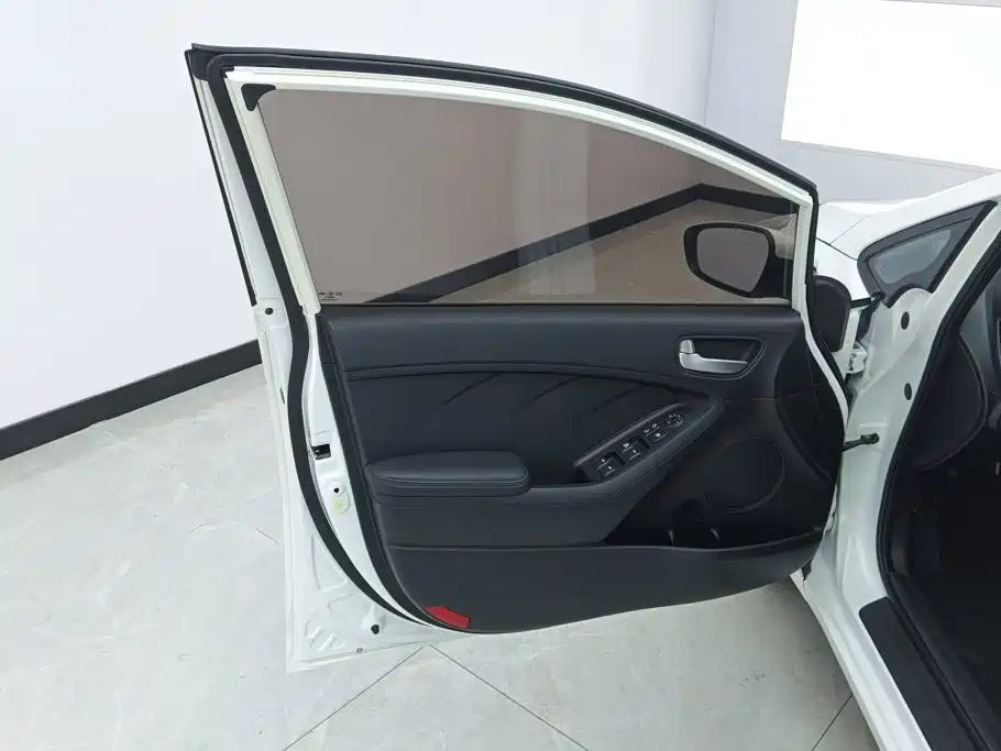 Kia K3 — миниатюра 7