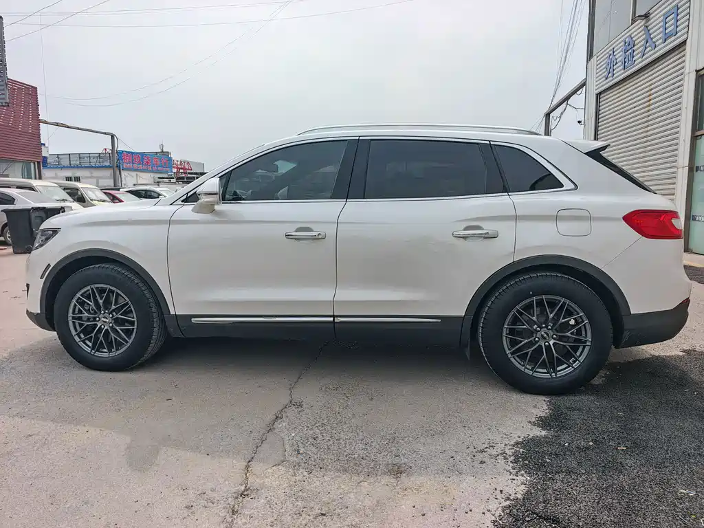 Lincoln MKX — миниатюра 7