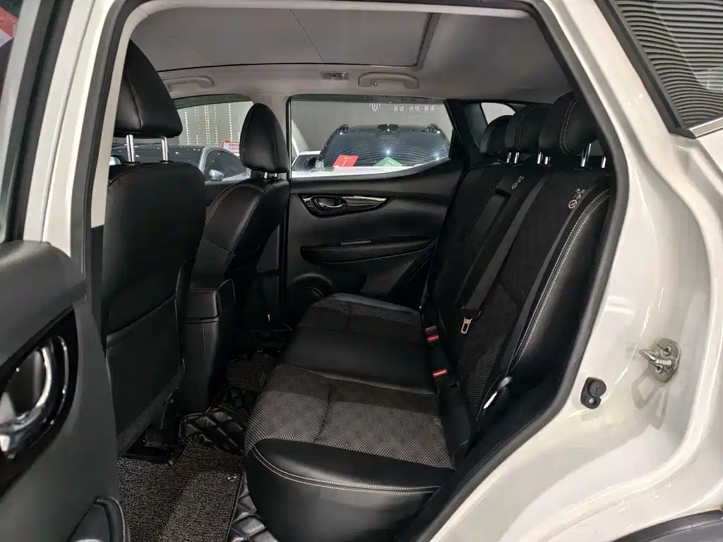 Nissan Qashqai 2016 2.0L CVT Luxury