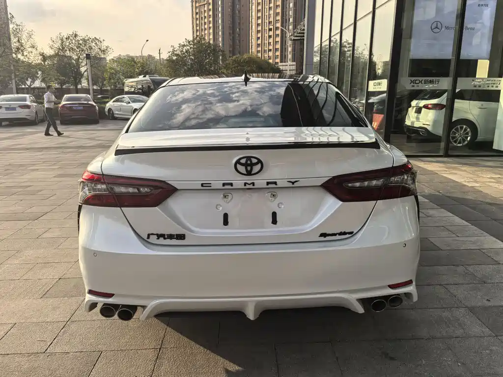 TOYOTA CAMRY