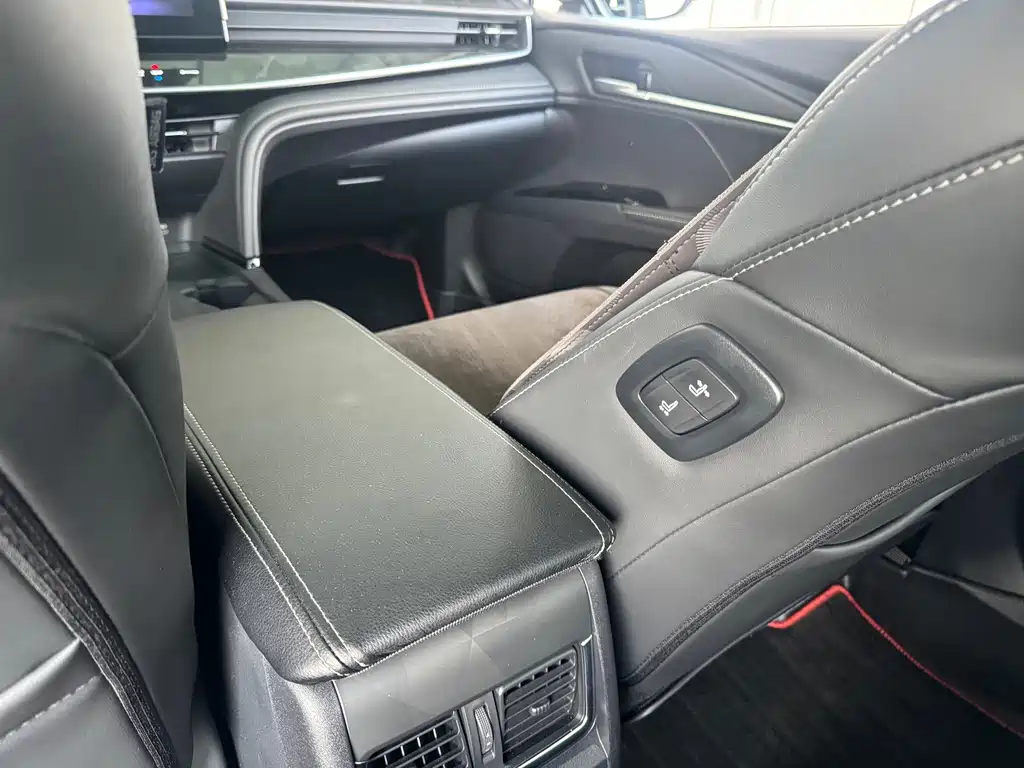 Toyota Camry — миниатюра 10