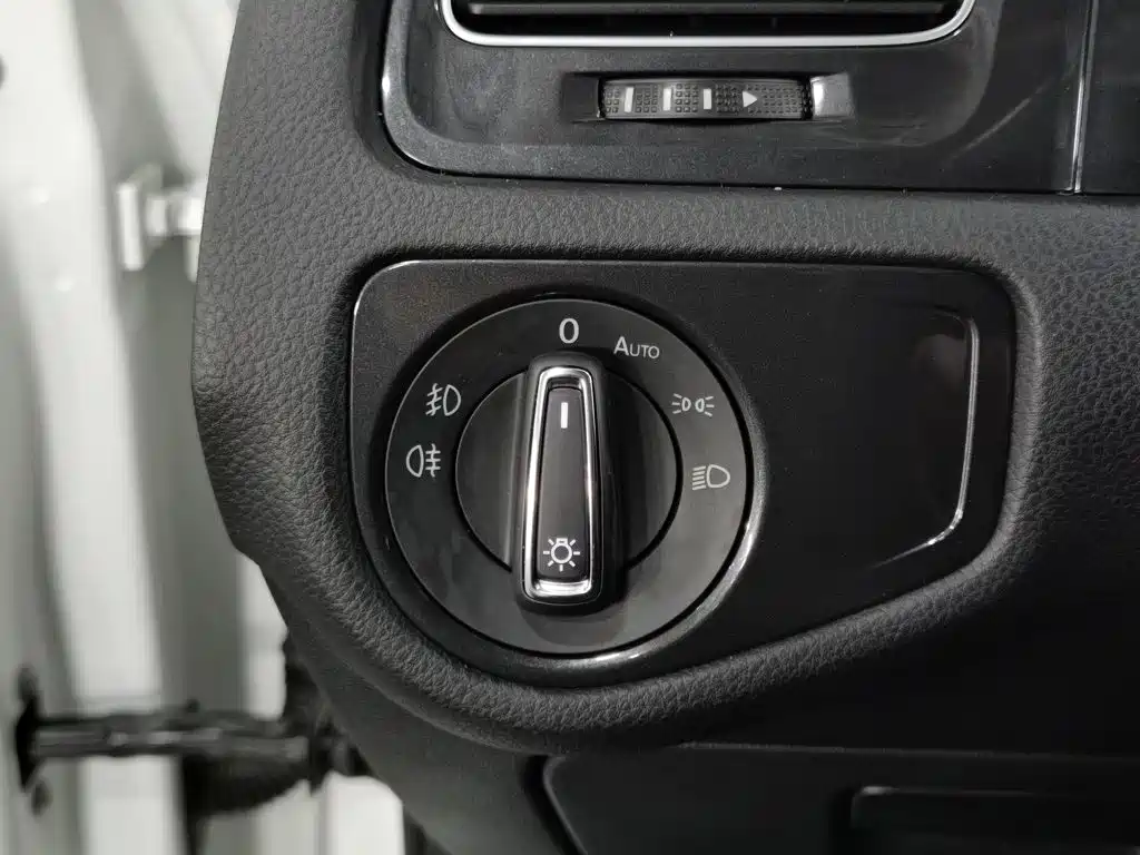 Volkswagen Golf — миниатюра 21