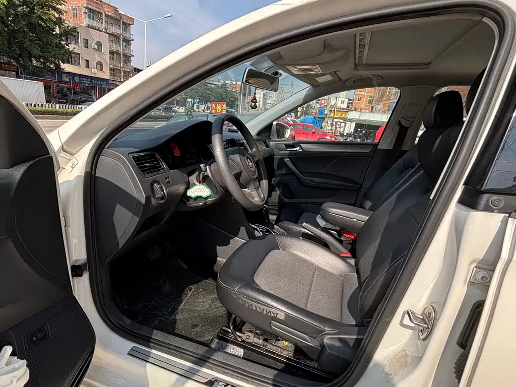 Volkswagen Santana 2015 1.6L AT Comfort