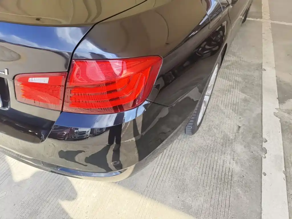 BMW 5 Series — миниатюра 8