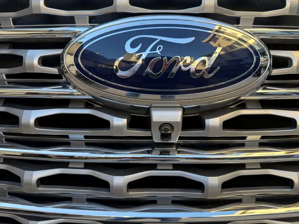 Ford Explorer — миниатюра 34