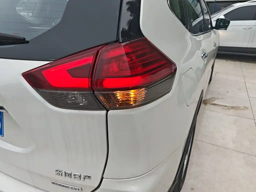 Nissan X-Trail — миниатюра 8