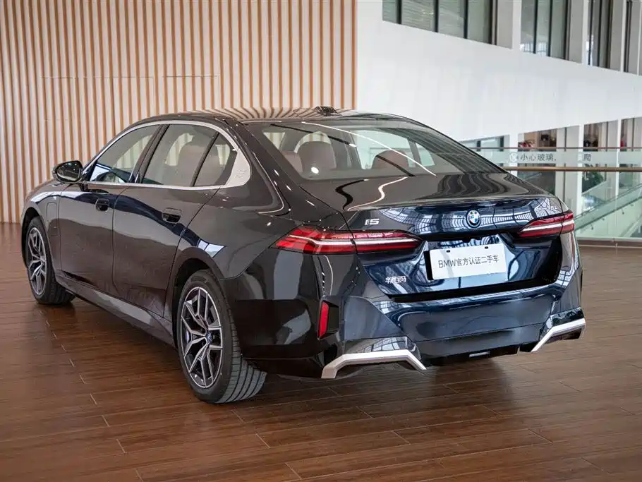 BMW i5 — миниатюра 8