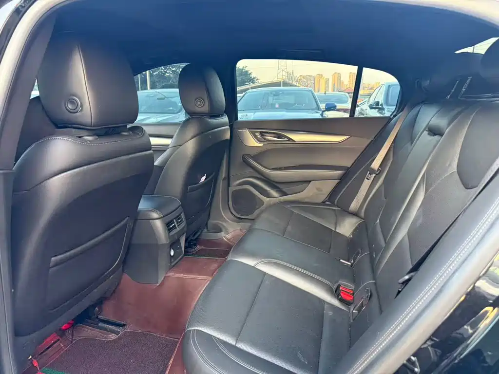 Cadillac CT5 — миниатюра 5