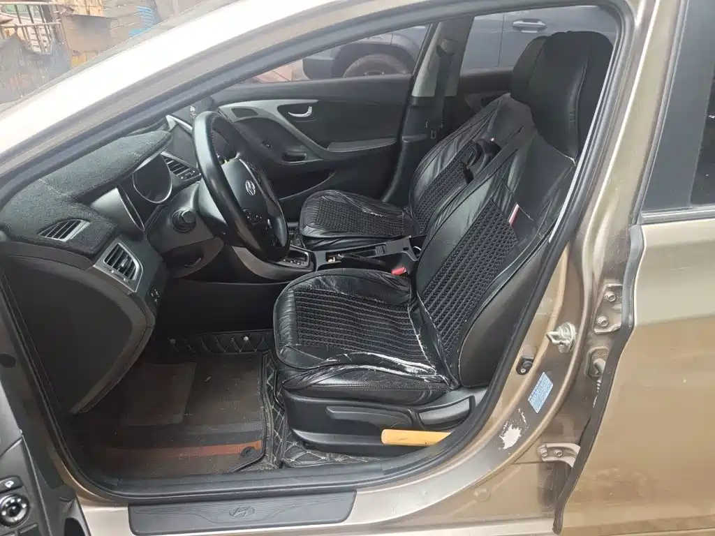 Hyundai Elantra Langdong — миниатюра 8