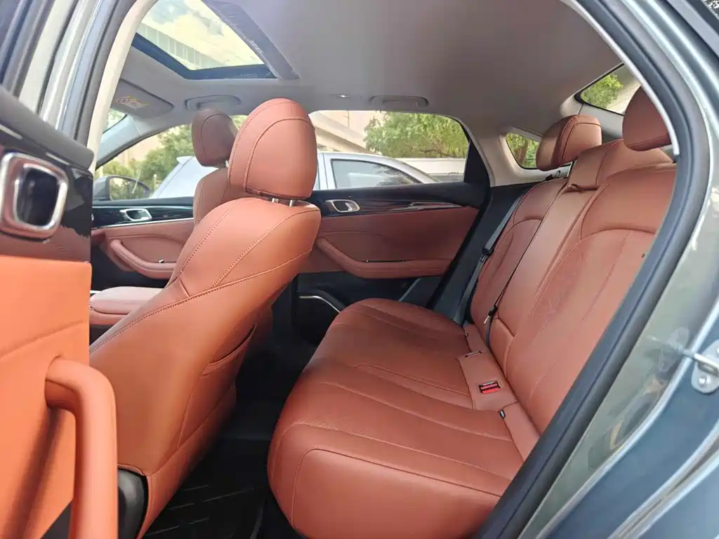 Geely Emgrand — миниатюра 13