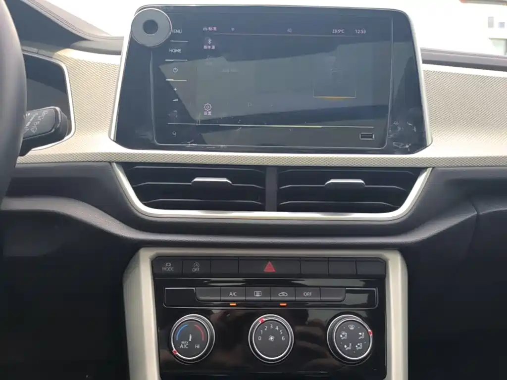 Volkswagen T-Roc — миниатюра 13