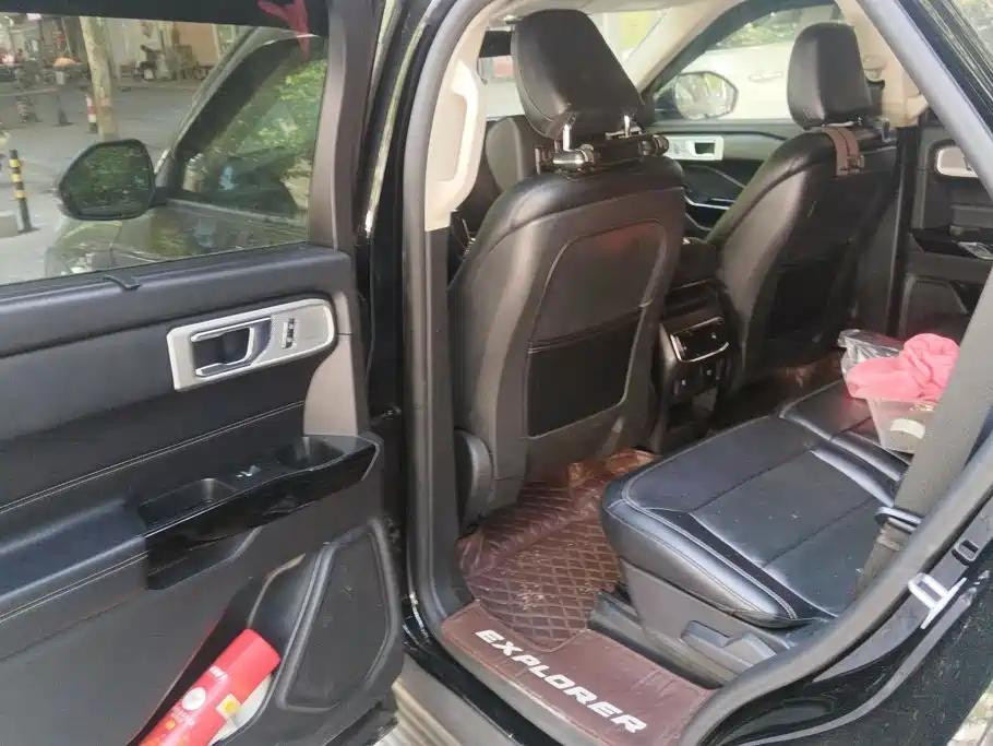 Ford Explorer — миниатюра 10