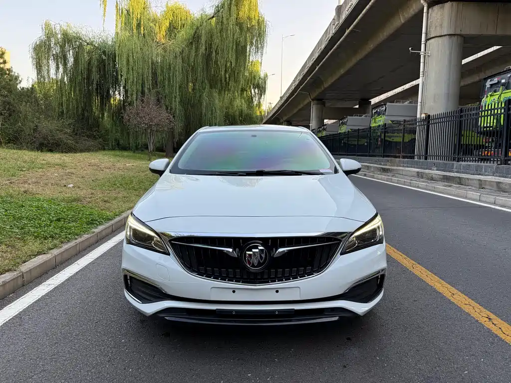 Buick Verano — миниатюра 2