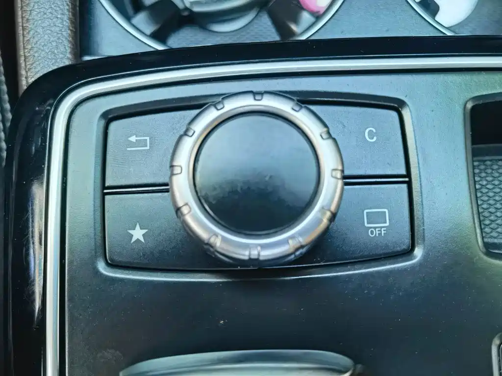 Mercedes-Benz GLE (Import) — миниатюра 20
