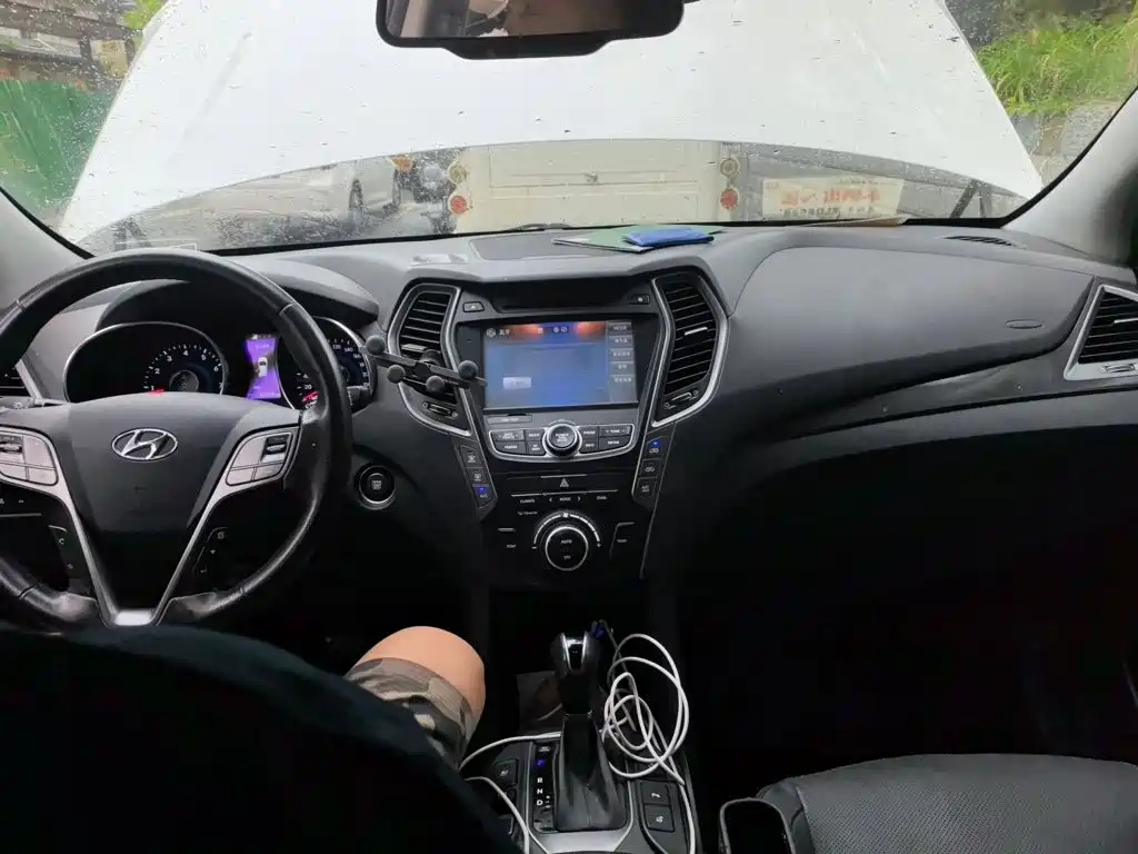 Hyundai Santa Fe — миниатюра 5