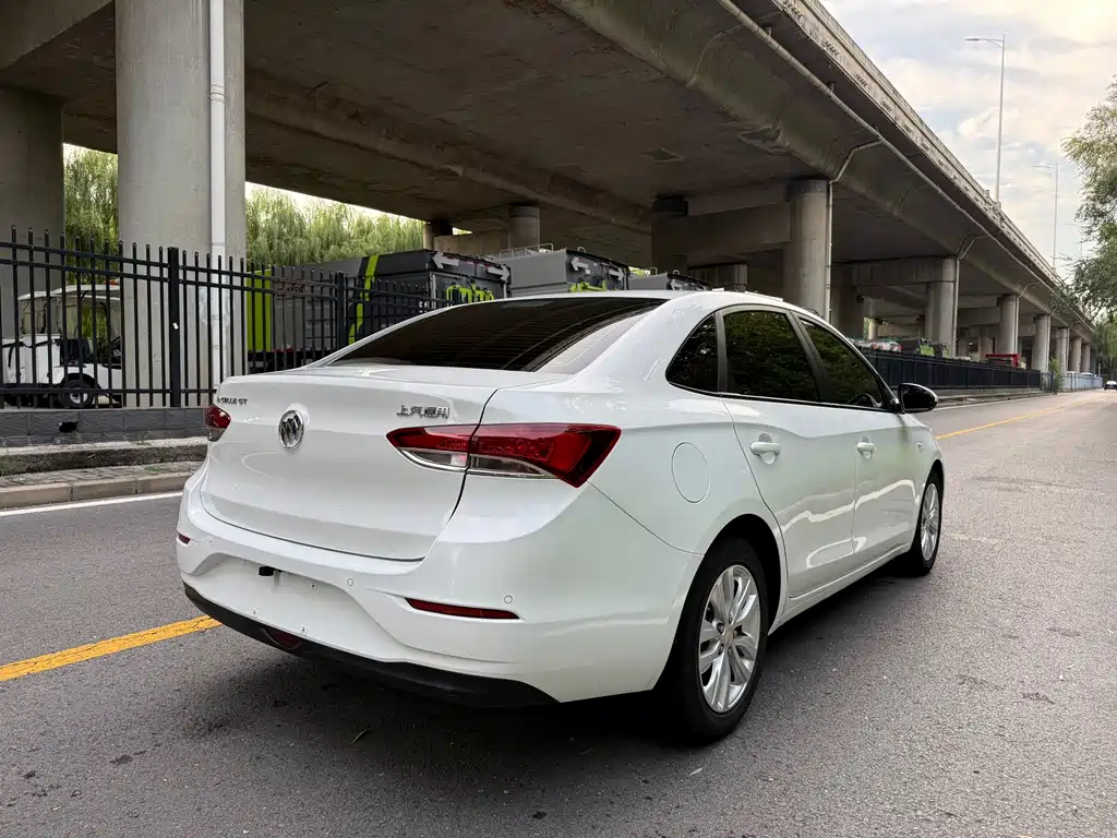 Buick Excelle — миниатюра 5