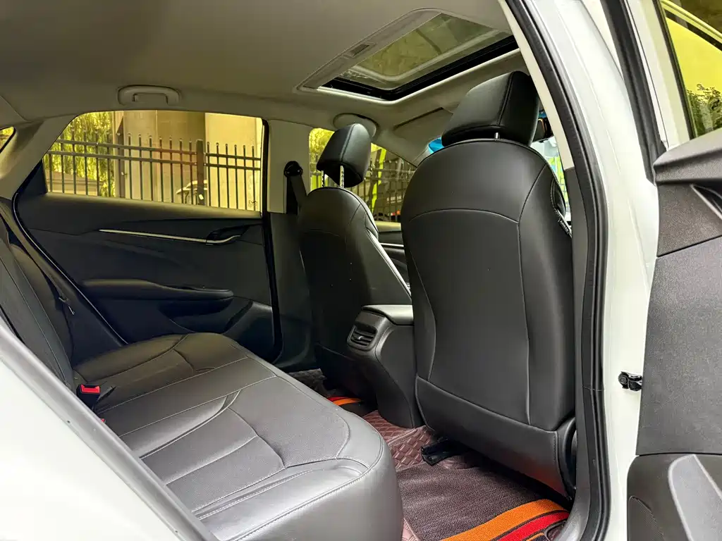 Buick Excelle — миниатюра 10