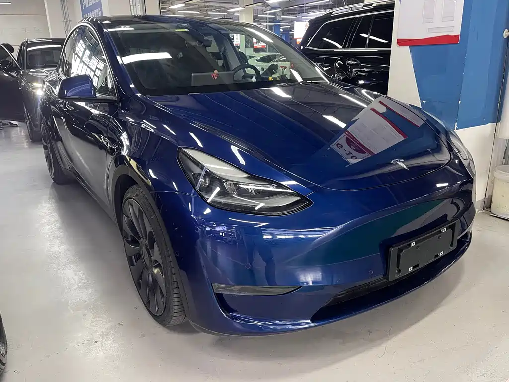 TESLA MODEL Y
