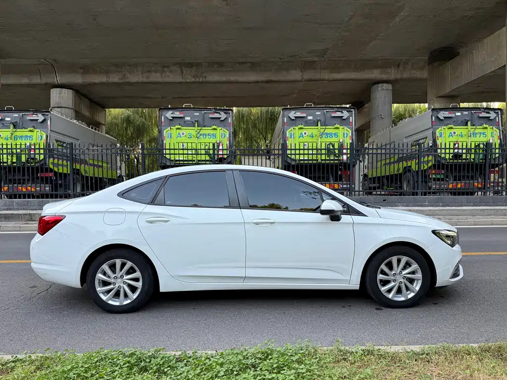 Buick Verano — миниатюра 4