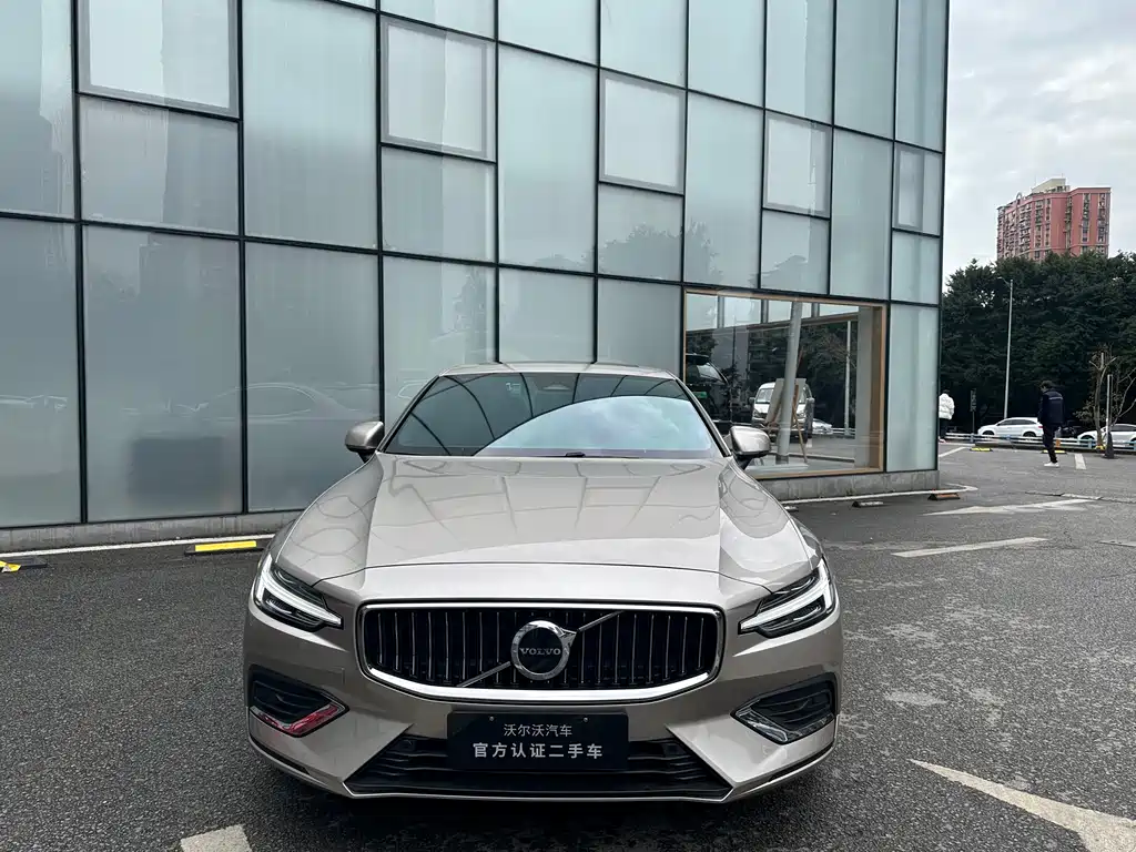VOLVO S60