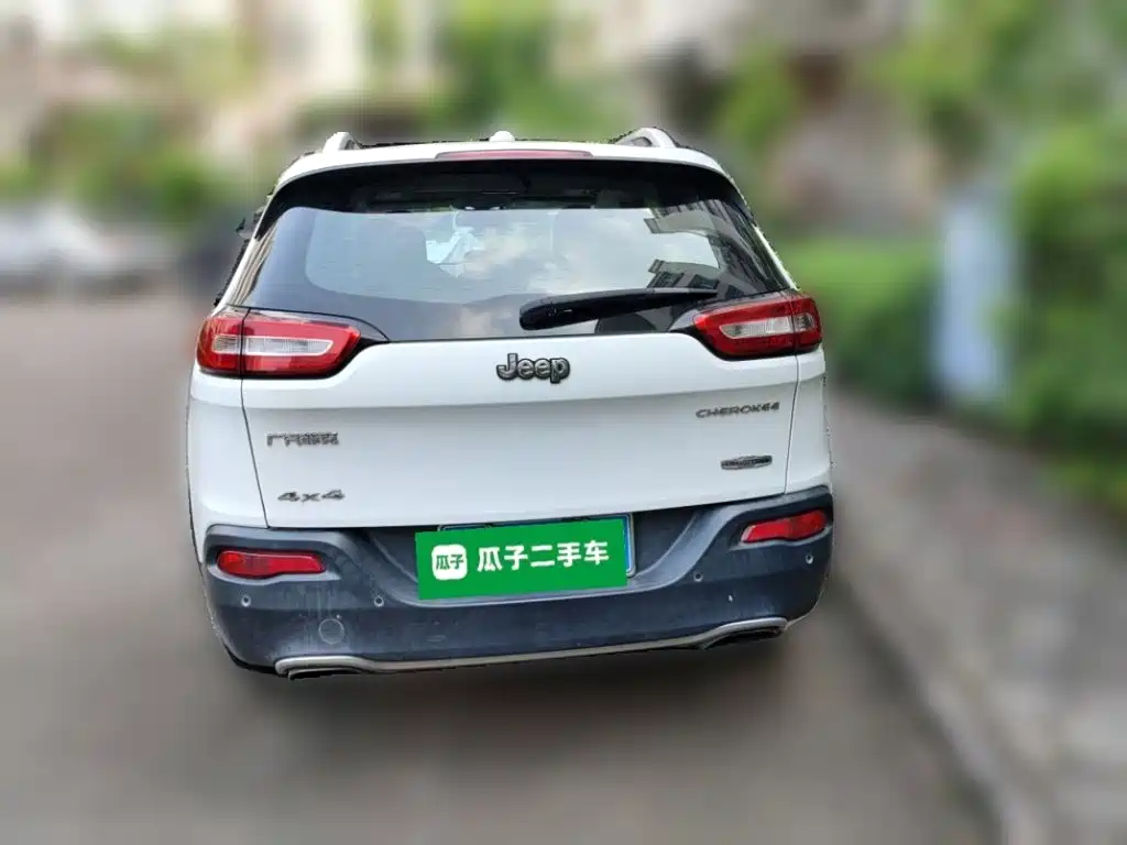 Jeep Cherokee — миниатюра 3