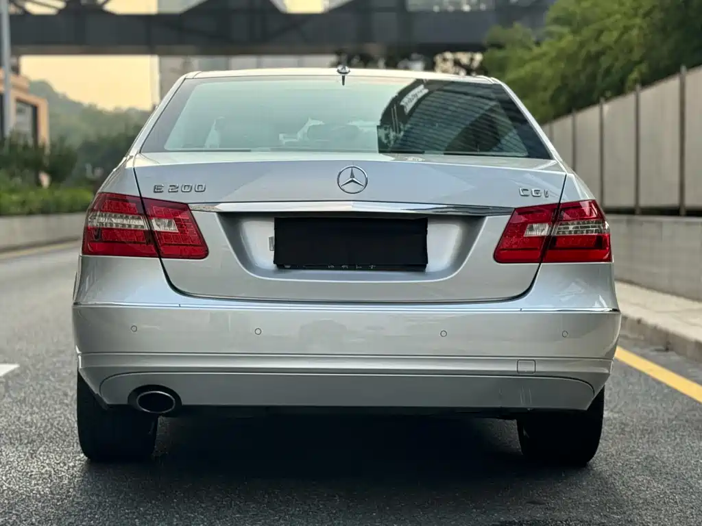 Mercedes-Benz E-Class E 2010 E 200 CGI