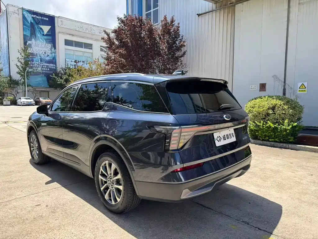 Ford Edge — миниатюра 7