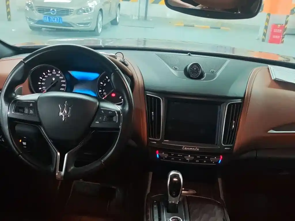 Maserati Levante — миниатюра 9