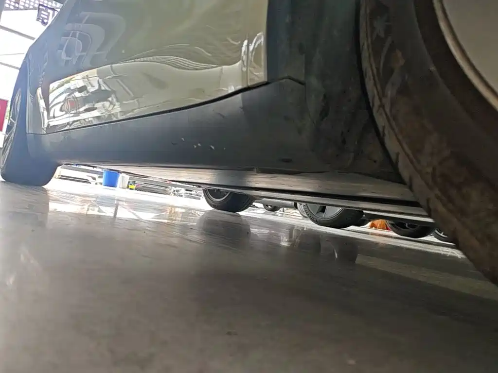 Tesla Model Y — миниатюра 21