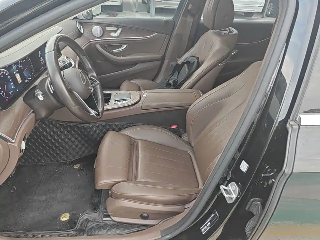 Mercedes-Benz E-Class — миниатюра 15