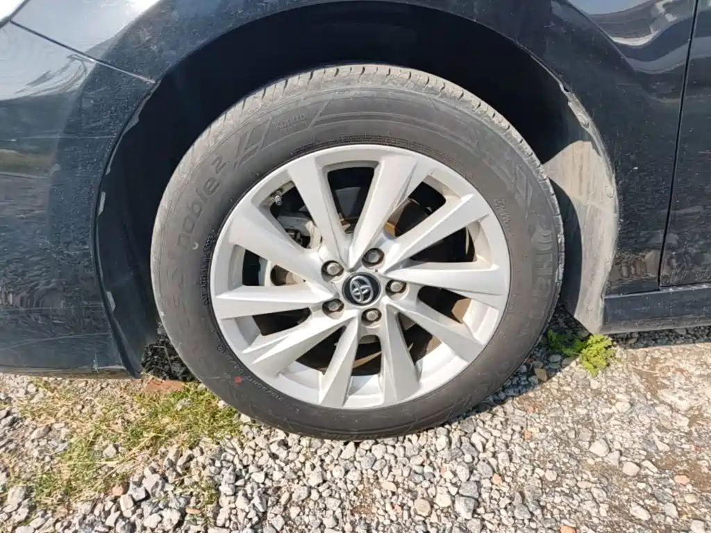 Toyota Camry — миниатюра 23