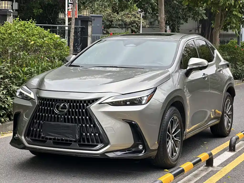 Lexus NX 2023