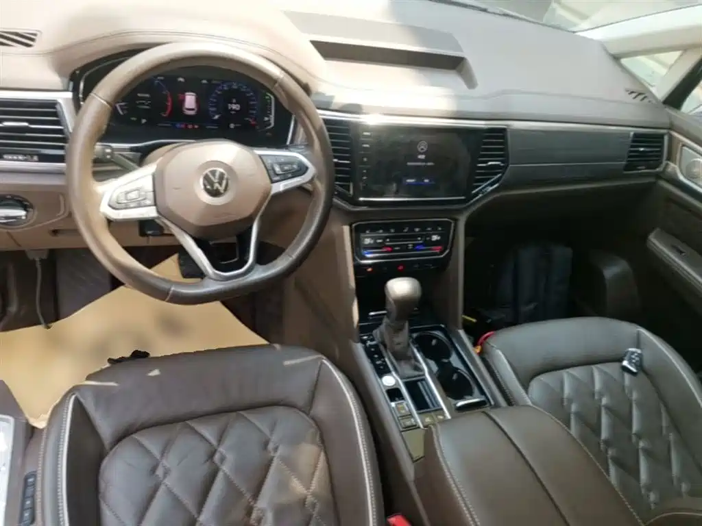 Volkswagen Viloran 2020 380TSI Flagship