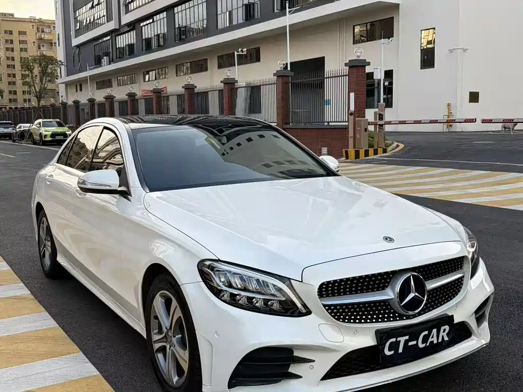 Mercedes-Benz C-Class — миниатюра 3