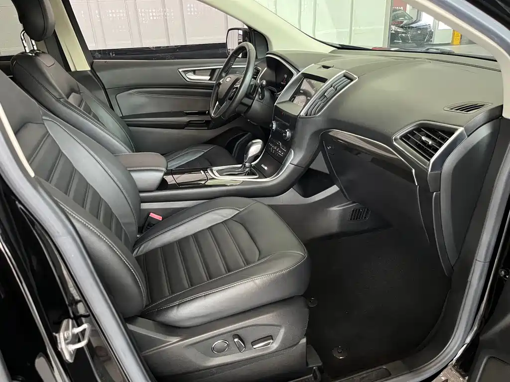 Ford Edge — миниатюра 8