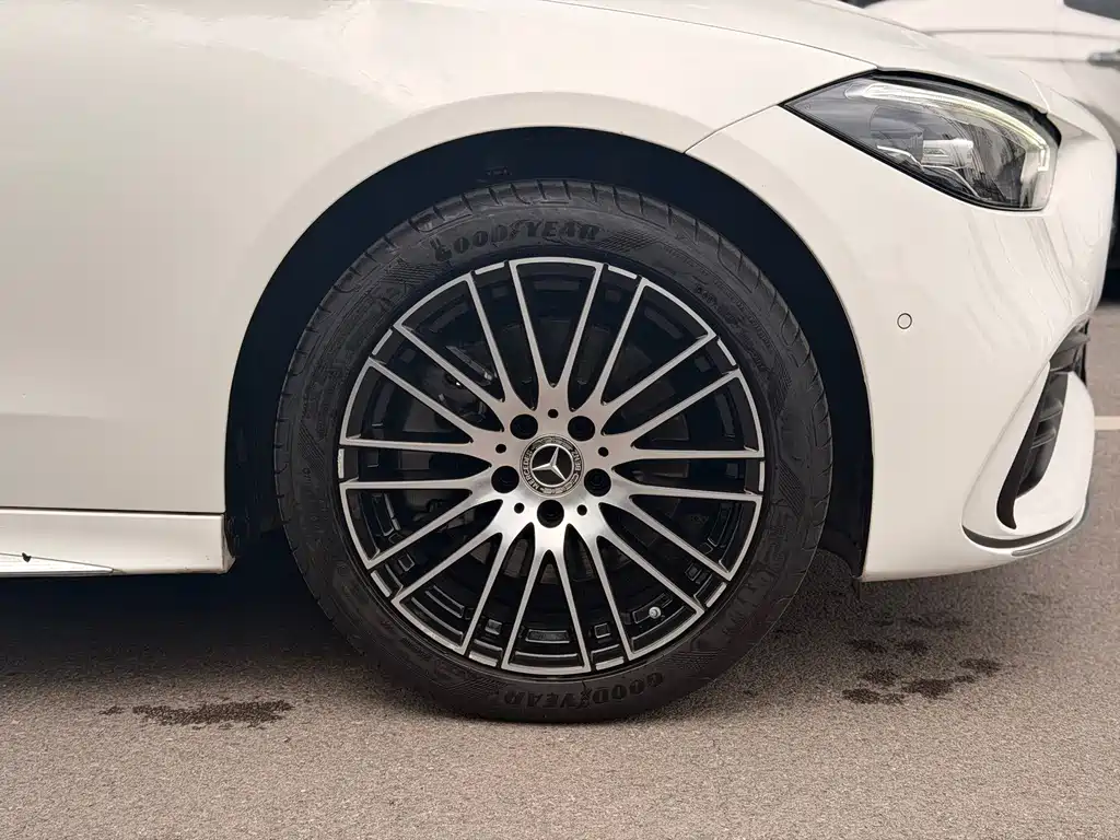 Mercedes-Benz C-Class — миниатюра 5