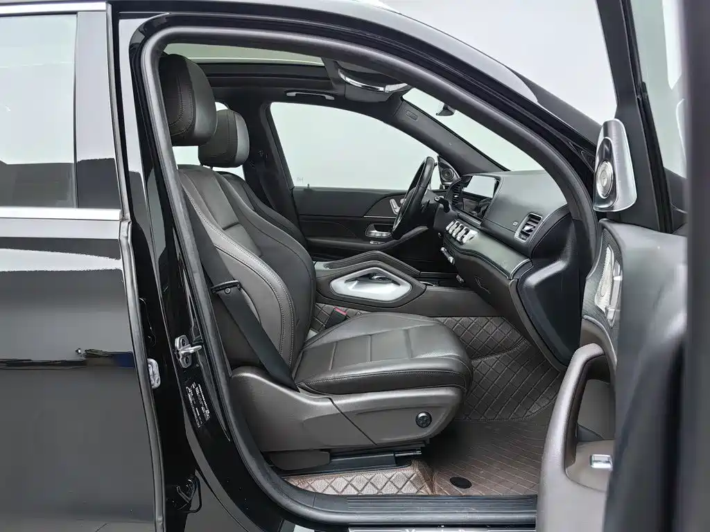 Mercedes-Benz GLE (Import) — миниатюра 23