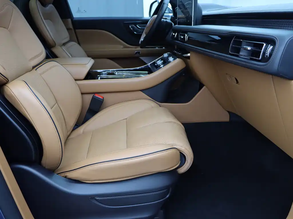 Lincoln Aviator — миниатюра 8