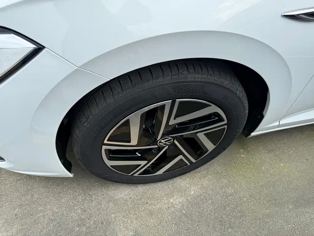 Volkswagen Sagitar — миниатюра 4