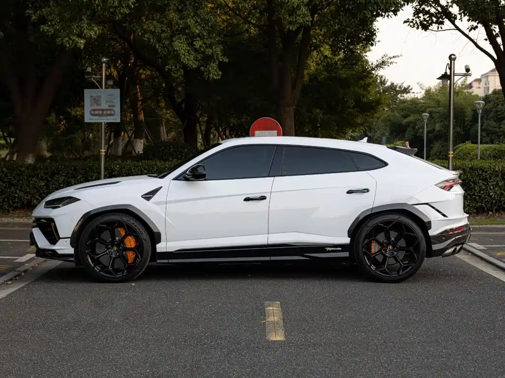 Lamborghini Urus — миниатюра 7