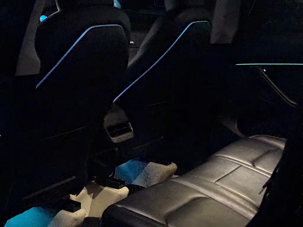 Tesla Model Y — миниатюра 3
