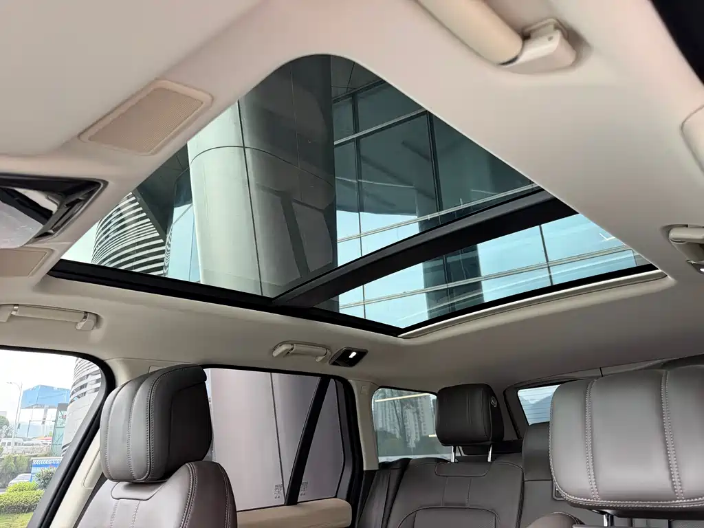 Land Rover Range Rover — миниатюра 13