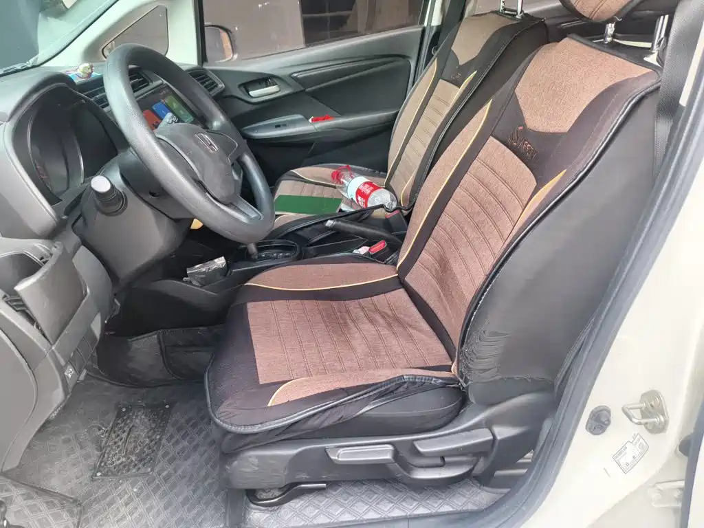 Honda Fit — миниатюра 8