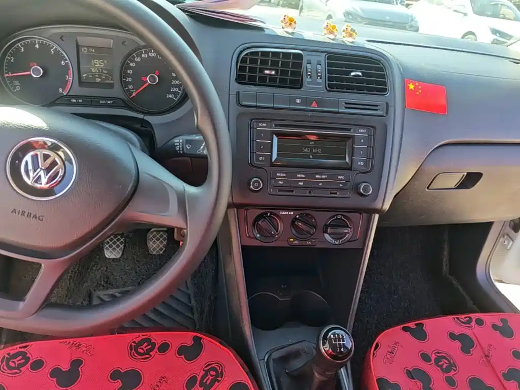 Volkswagen Polo — миниатюра 13