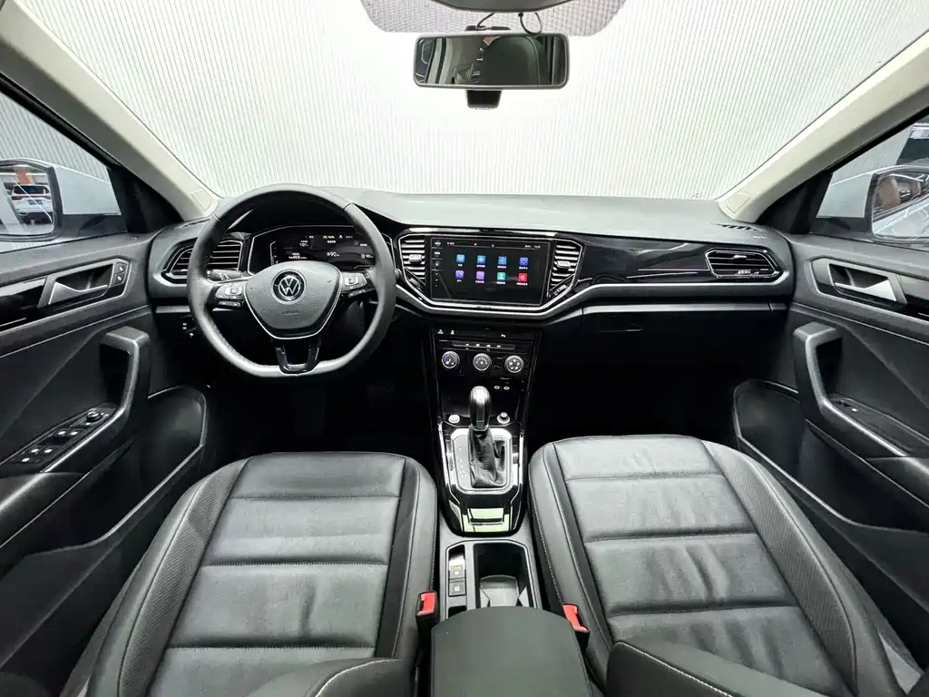Volkswagen T-Roc — миниатюра 13
