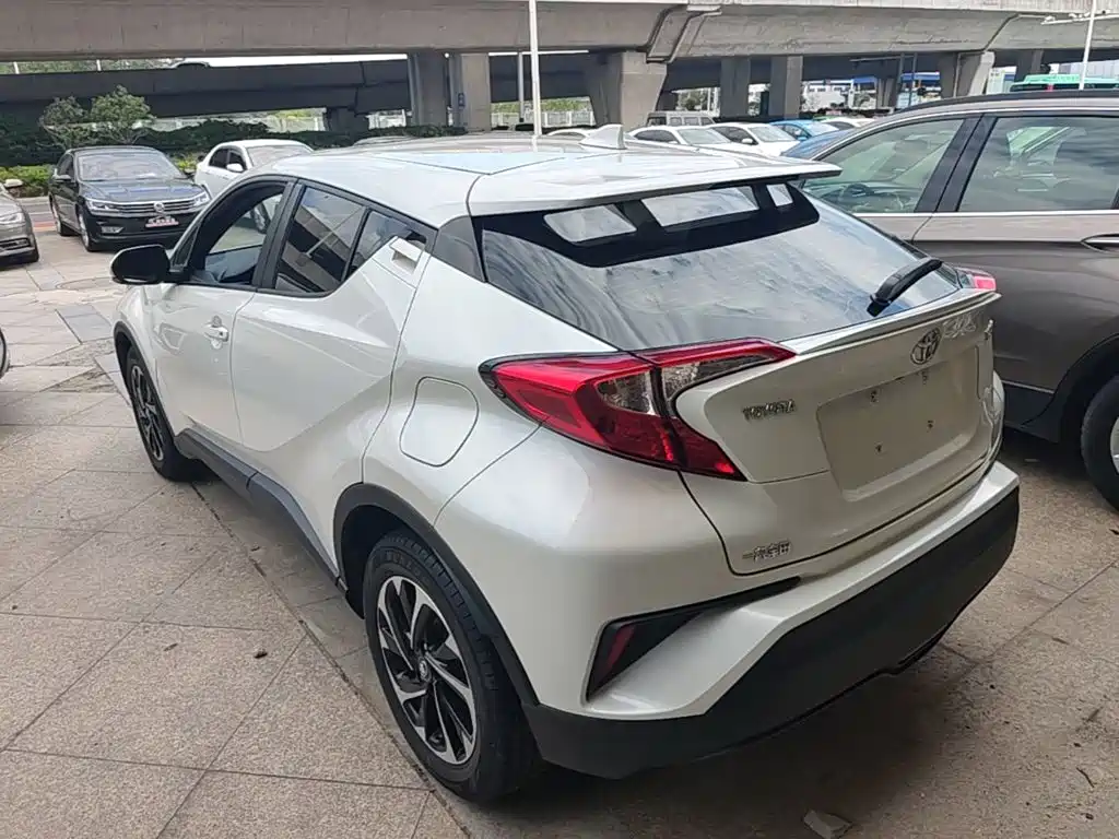 Toyota IZOA — миниатюра 5