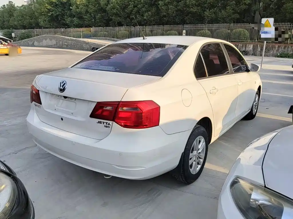 Volkswagen Jetta — миниатюра 7
