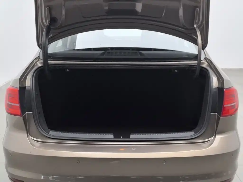 Volkswagen Sagitar — миниатюра 16