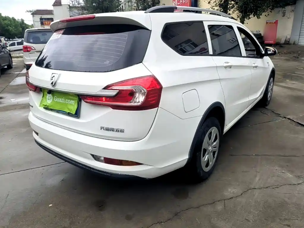 Baojun 310W — миниатюра 7