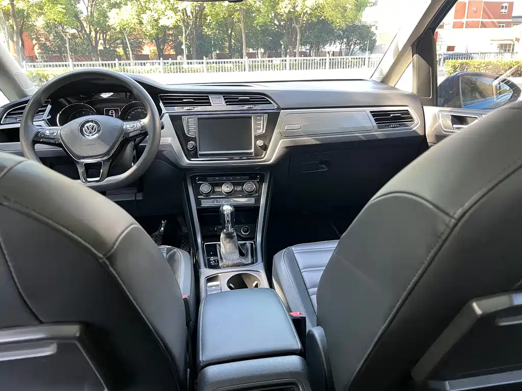 Volkswagen Touran — миниатюра 12